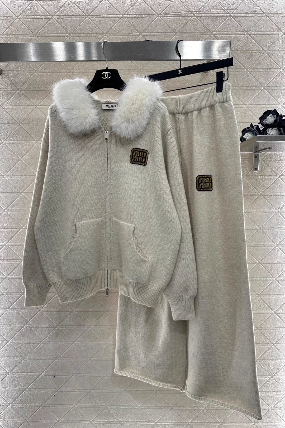 Fur-trimmed zip-up knit set