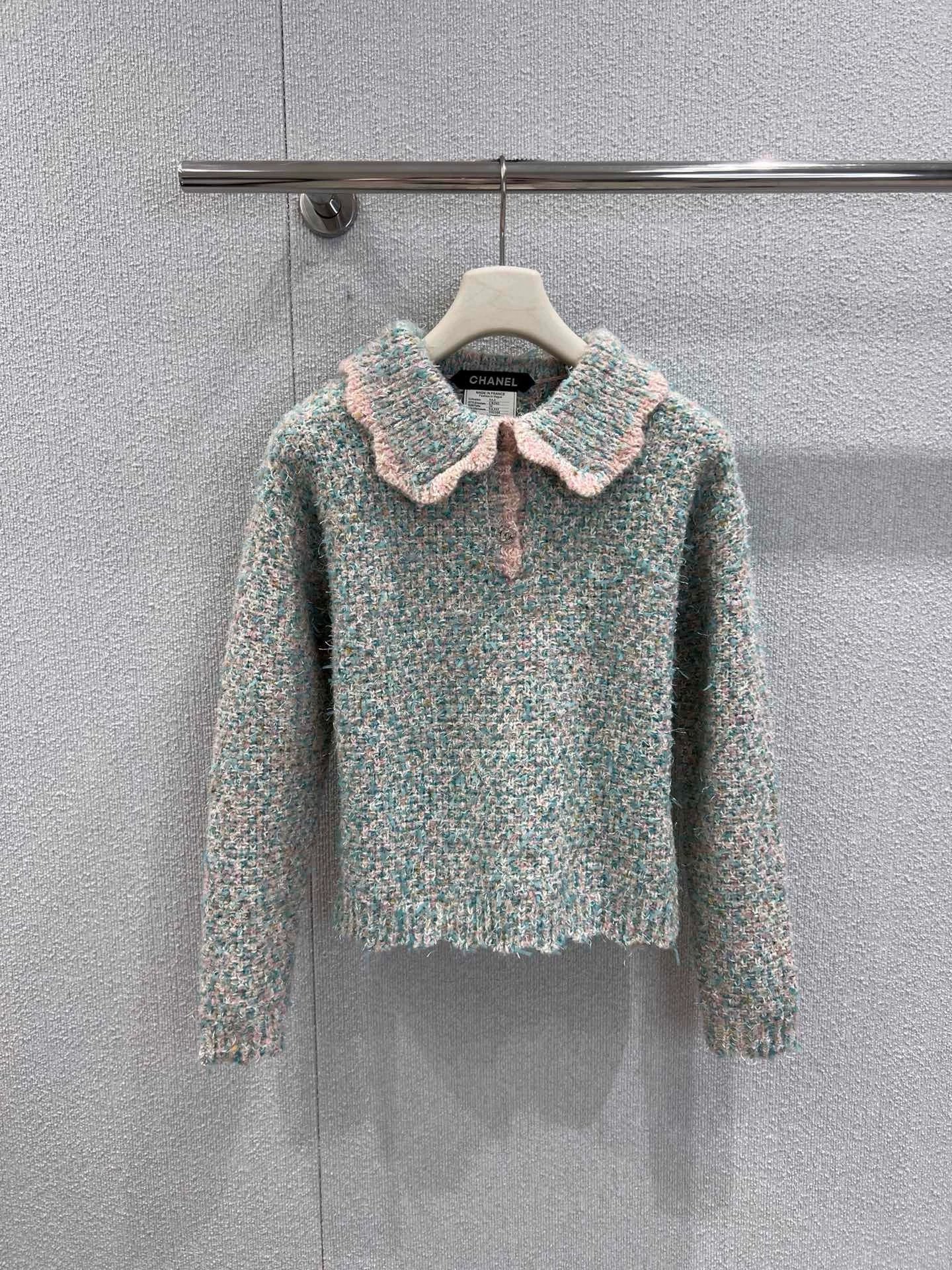 Diamond button doll collar knitted sweater