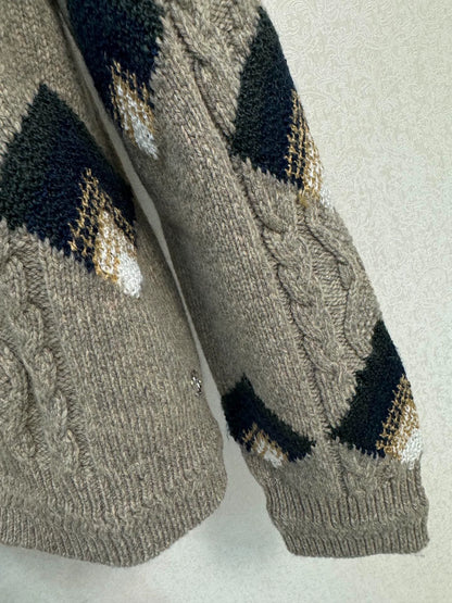 Four leaf clover knitted sweater