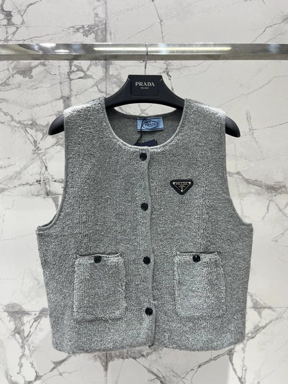 25fw Triangle logo knitted sleeveless vest