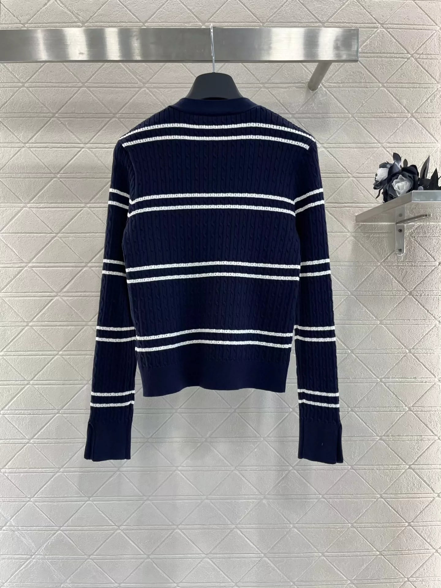 25fw Big V-stripe knitted cardigan