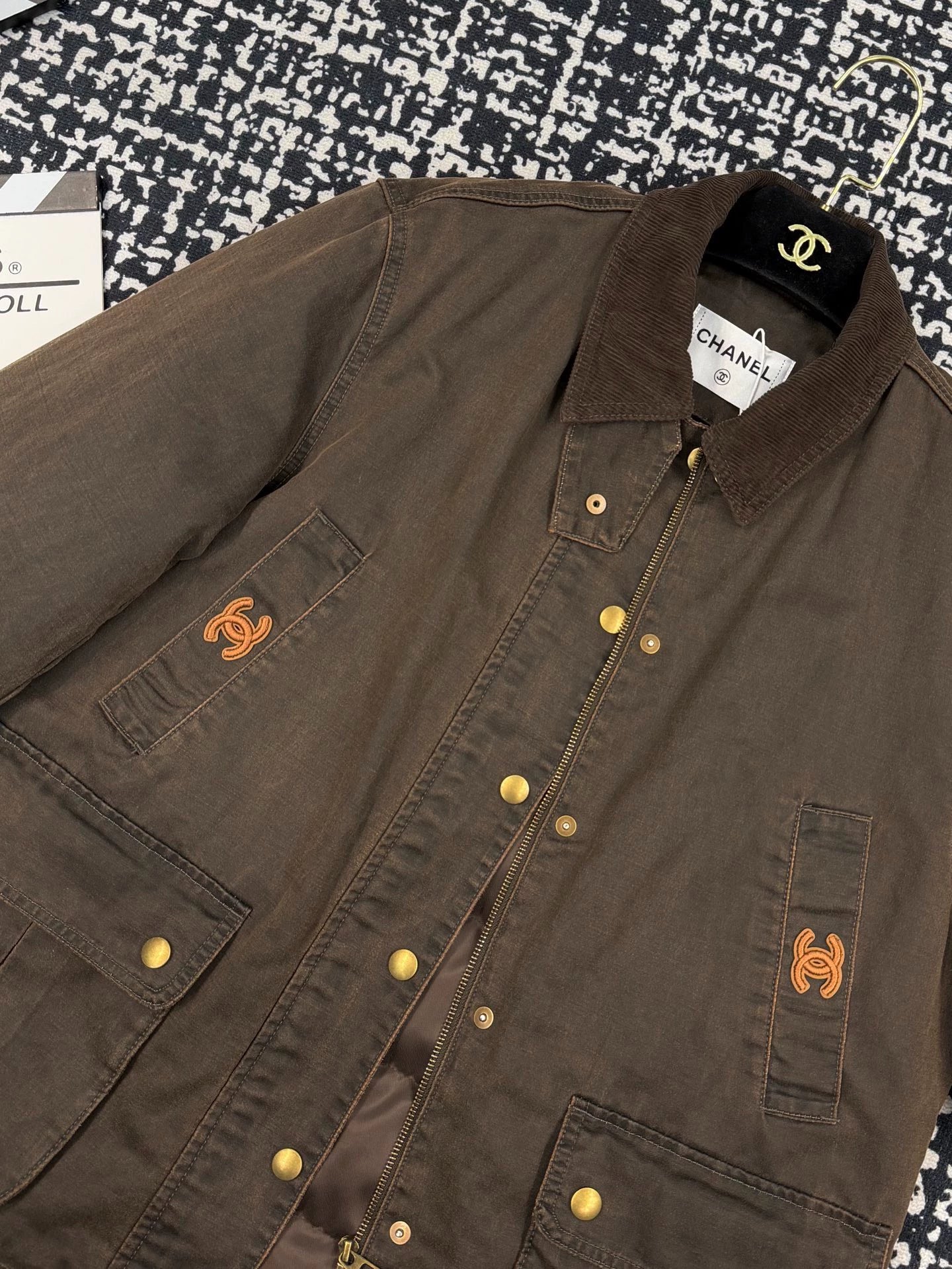 Make old denim workwear and goose down clothing