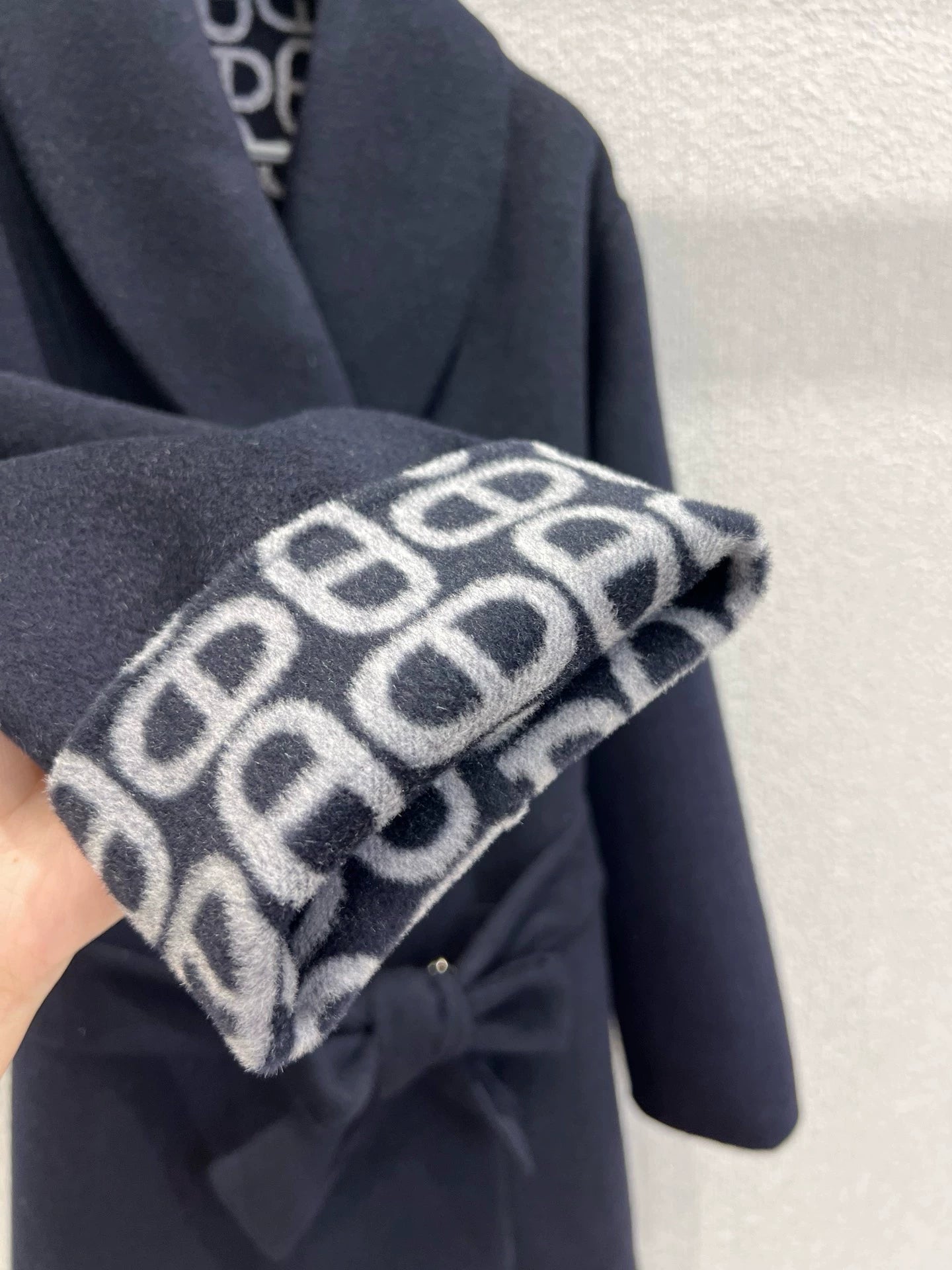 Pig nose button medium long cashmere coat