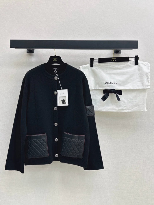 25fw Cashmere coat with quilted leather pockets