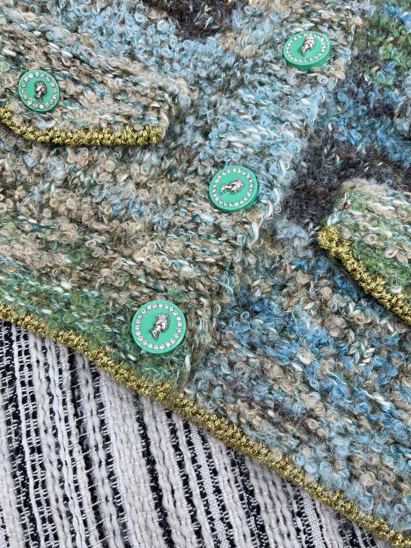 Diamond button lapel jacket