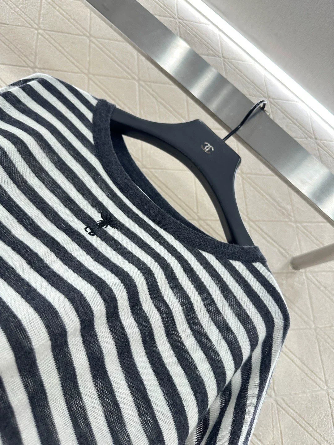 25fw Loose striped knitted sweater