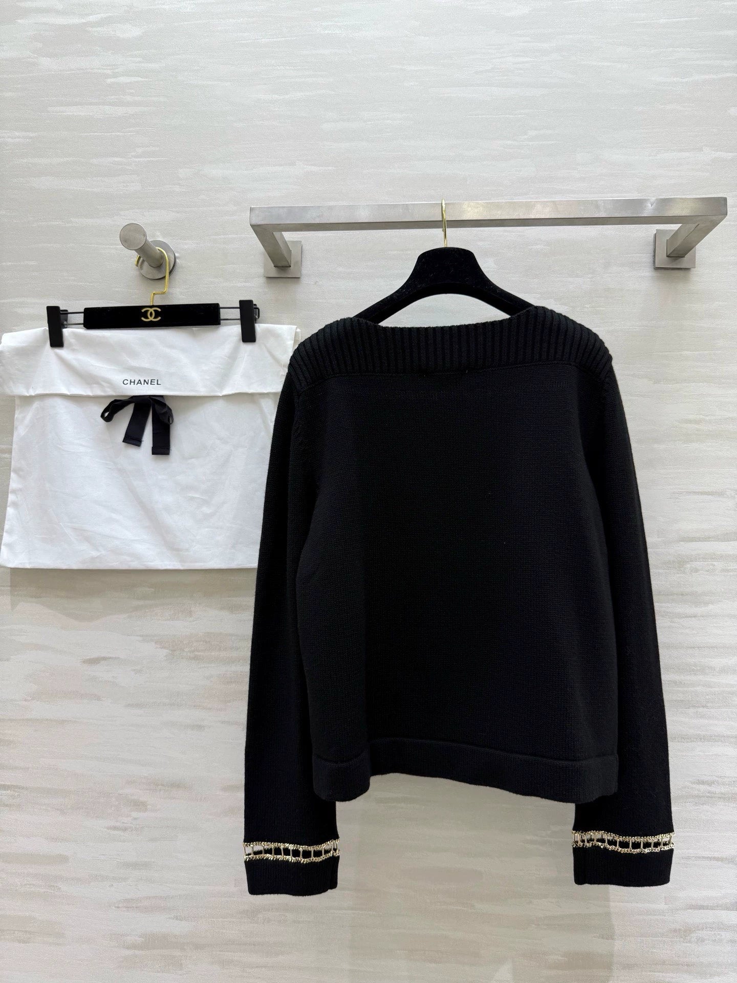 Cashmere chain suspender sweater