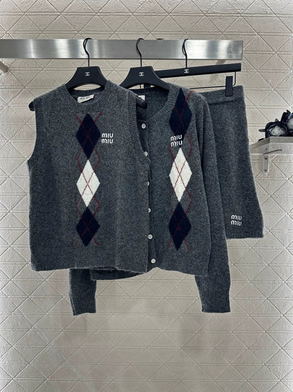 25fw Knitted cardigan vest short skirt three piece set