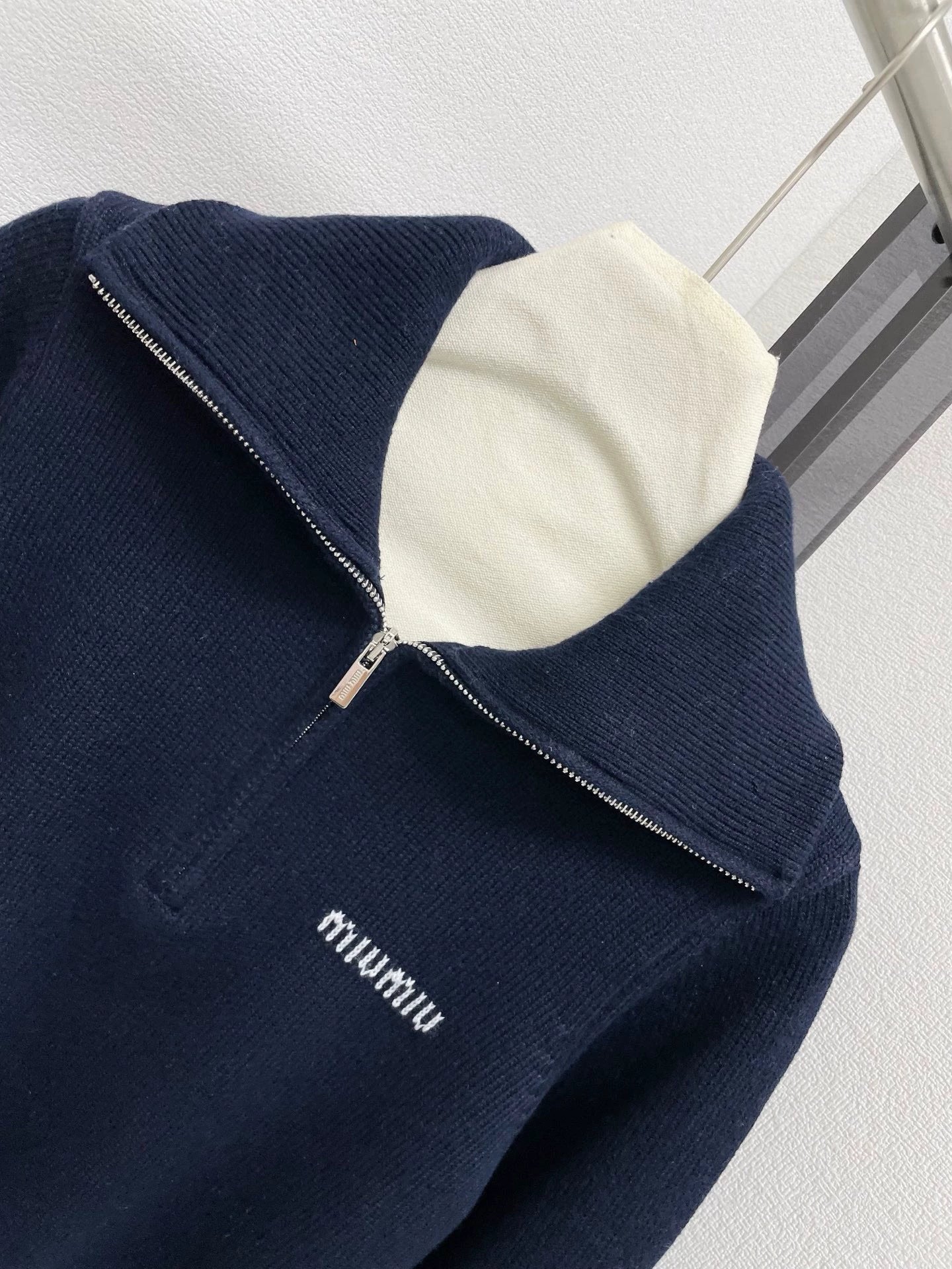 25fw Half zip lapel knit sweater