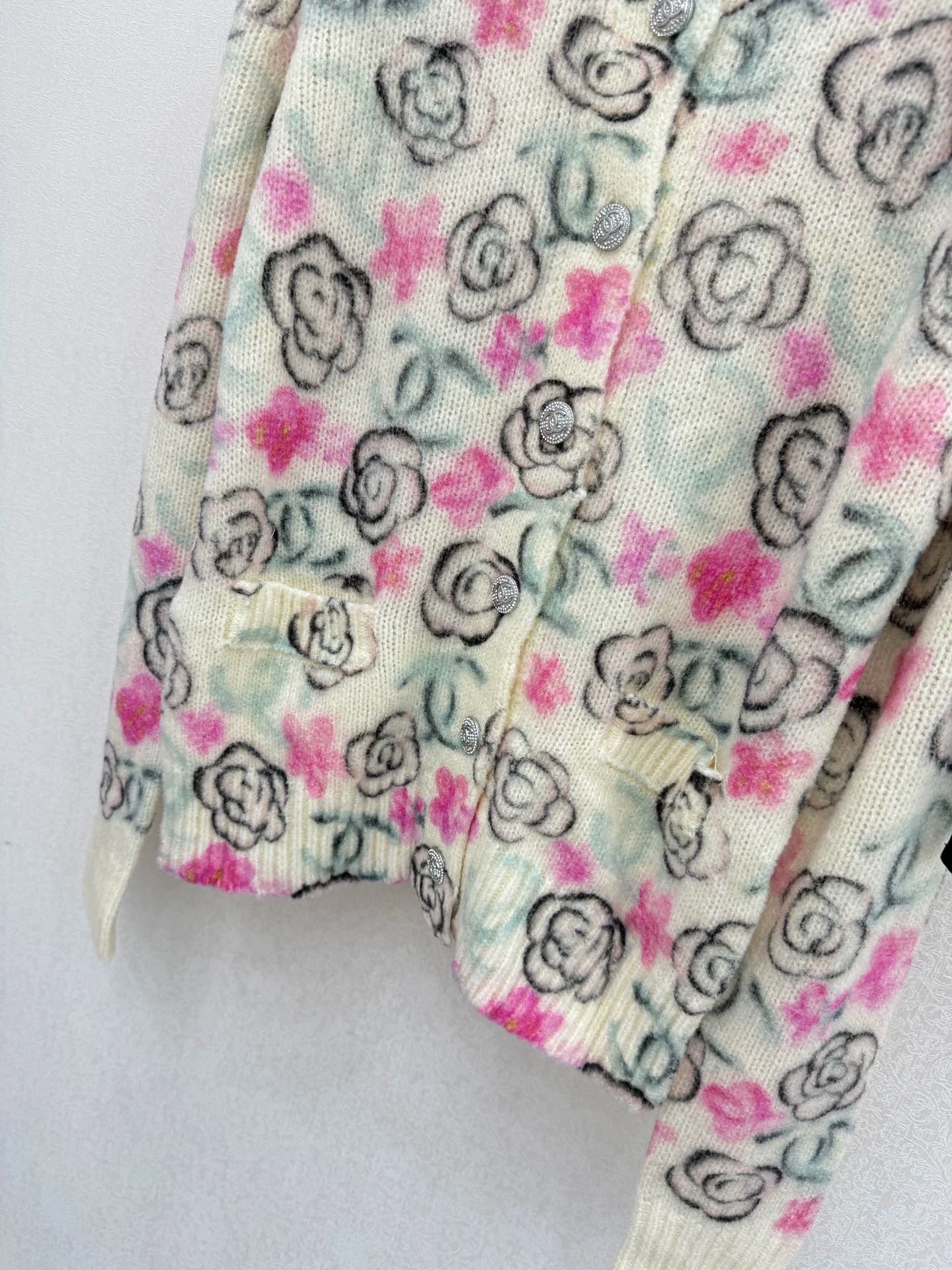 Camellia print cashmere cardigan