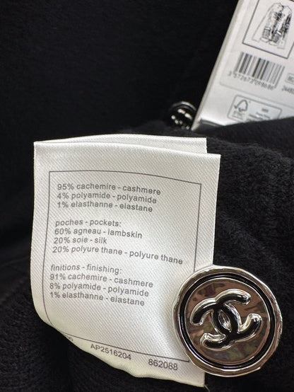 25fw Cashmere coat with quilted leather pockets