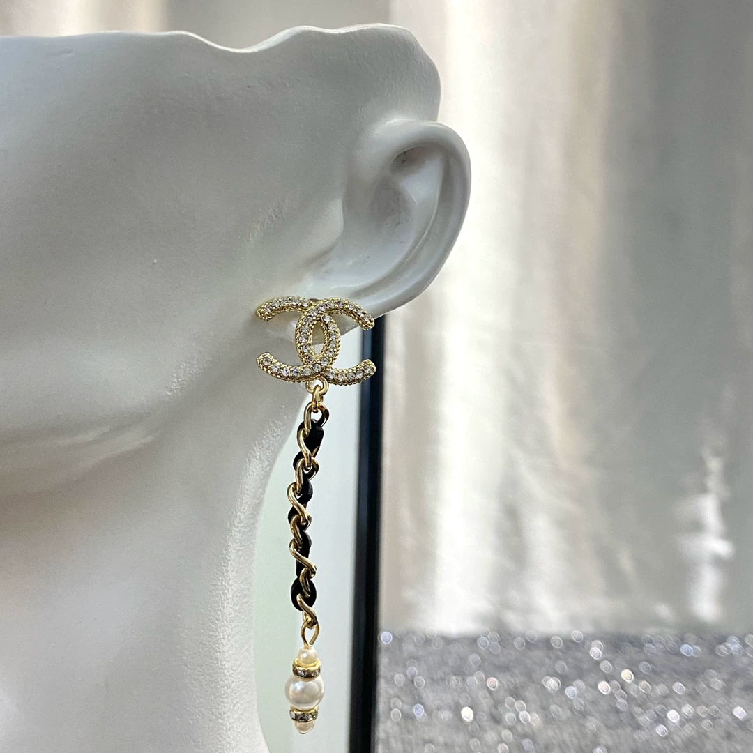 Double C pearl chain earrings