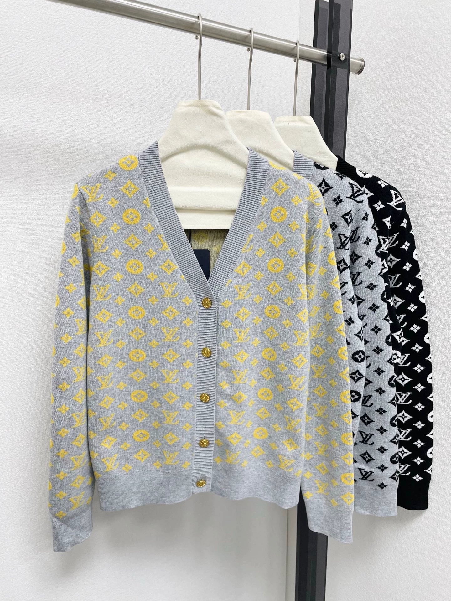 25fw Color blocked floral jacquard V-neck cardigan