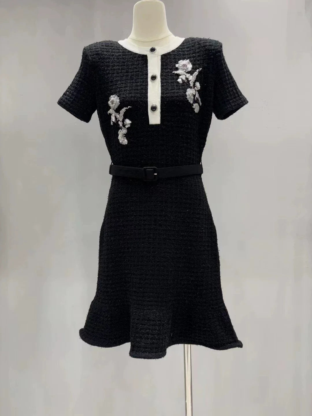 25fw Embroidered sequin knit dress