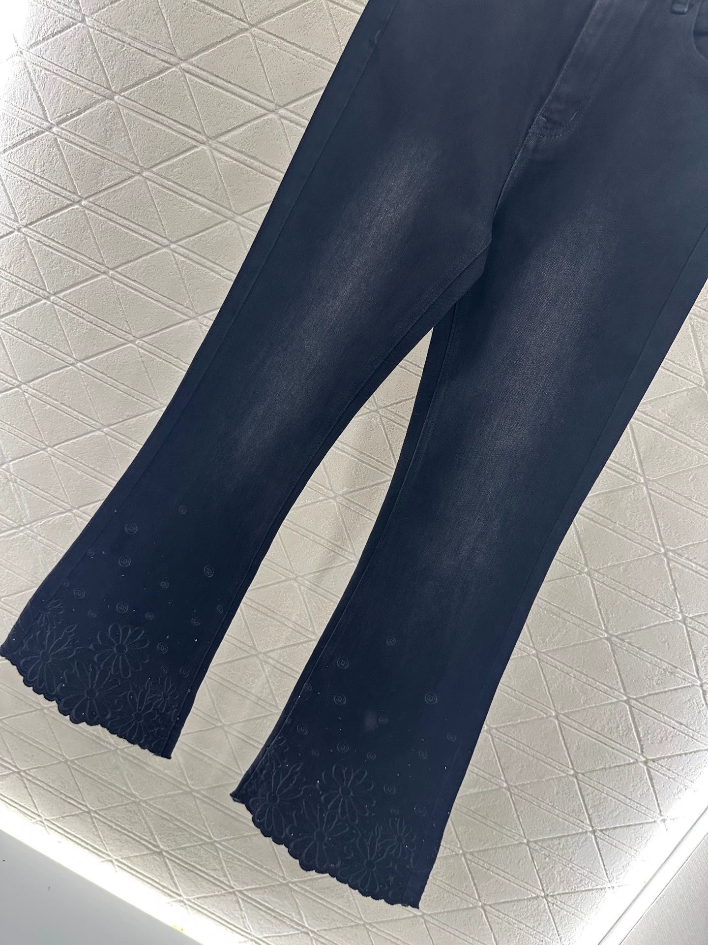 25fw Embroidered flower denim micro flared pants