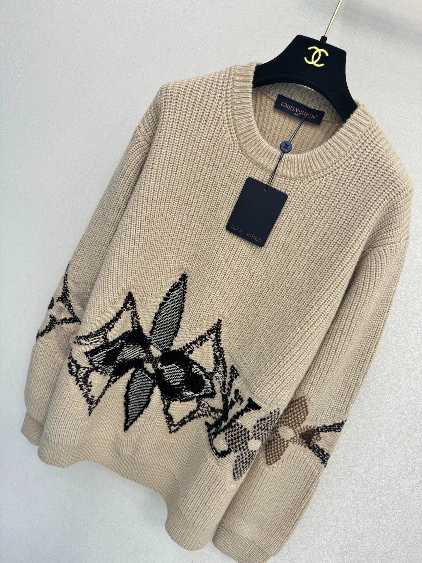 Skiing series knitted sweater