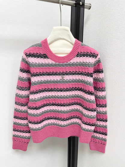 25fw Chest metal logo sweater