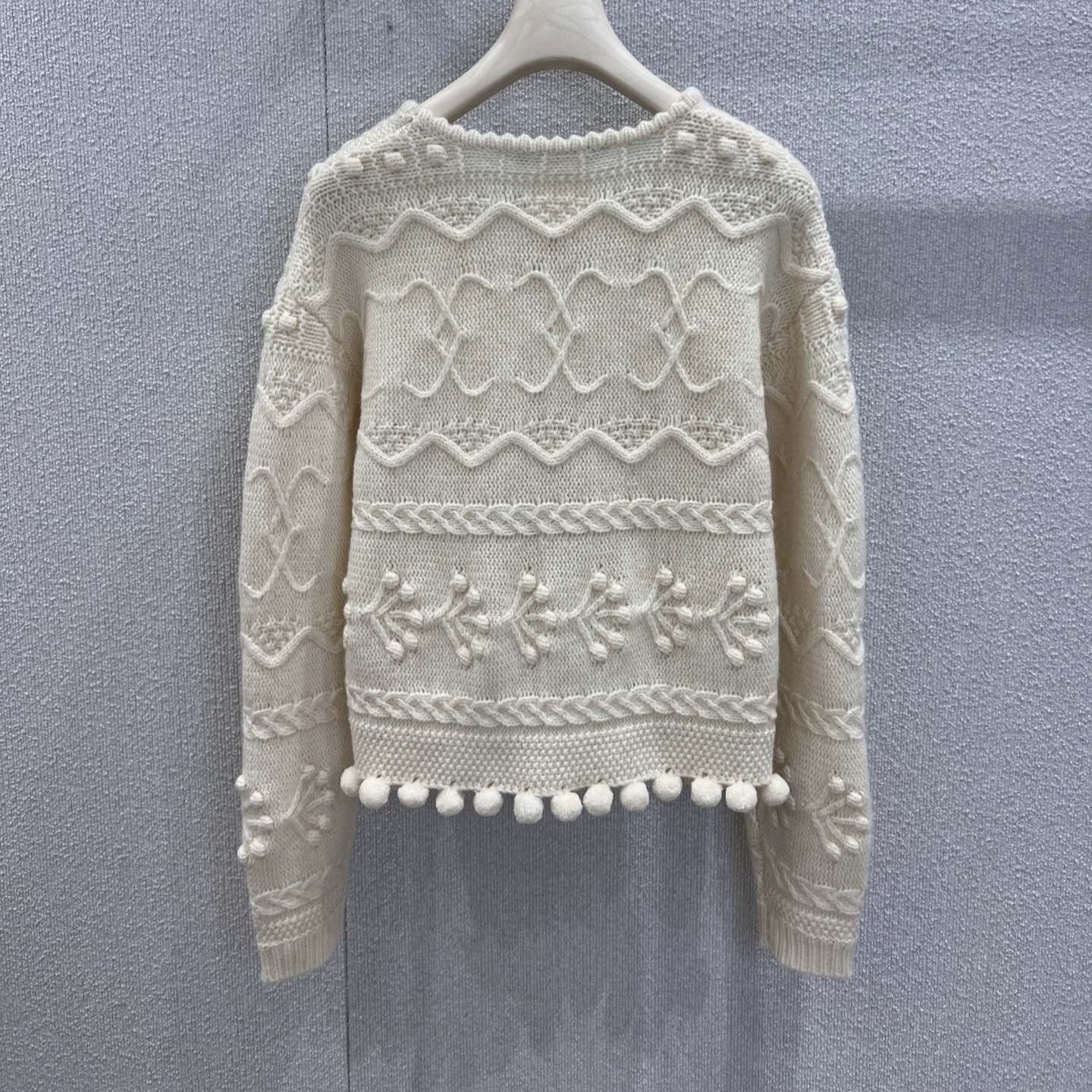 Hook flower round neck sweater