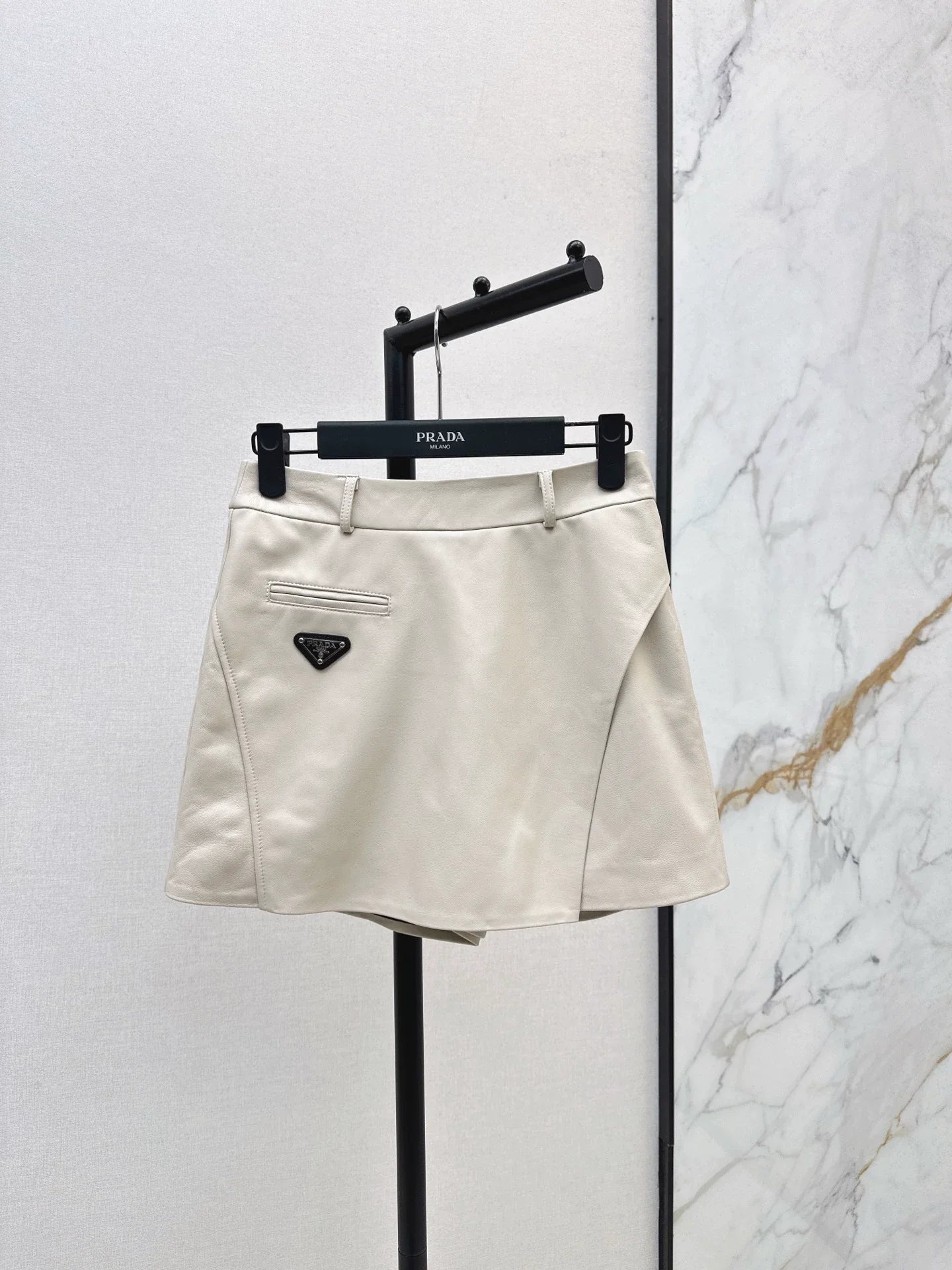 25fw Triangle logo sheepskin pants skirt