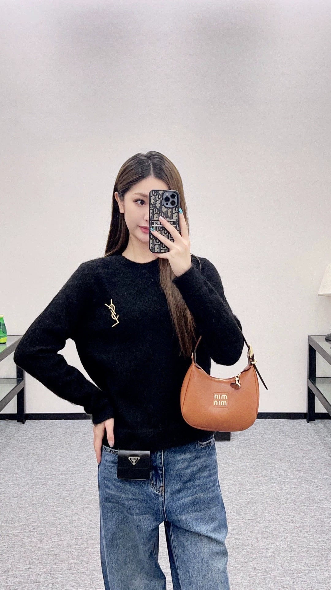 25fw Brooch letter knitted sweater