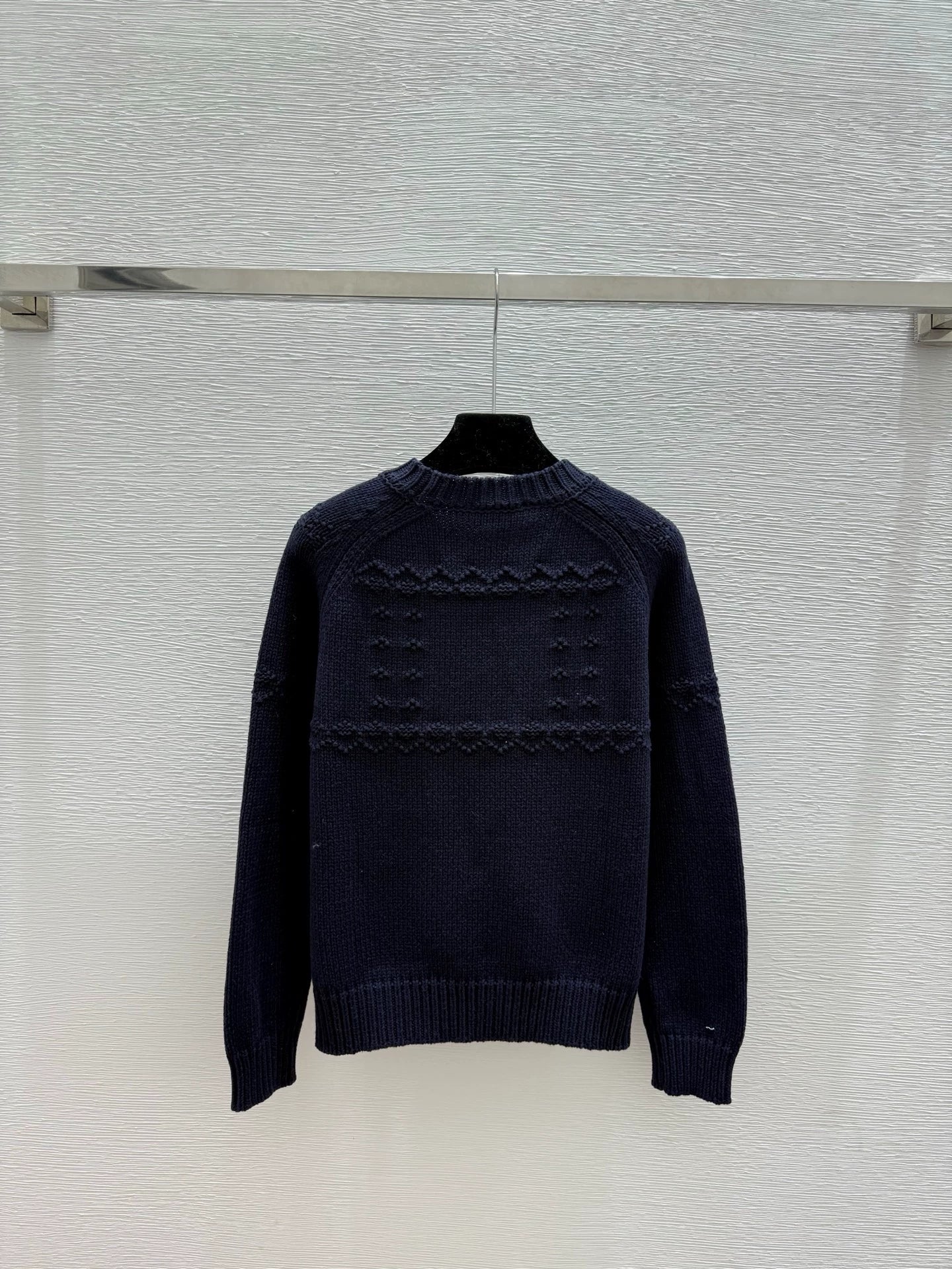 Jacquard round neck knitted long sleeved shirt