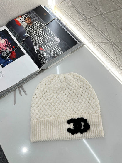 Double C logo cashmere knitted hat