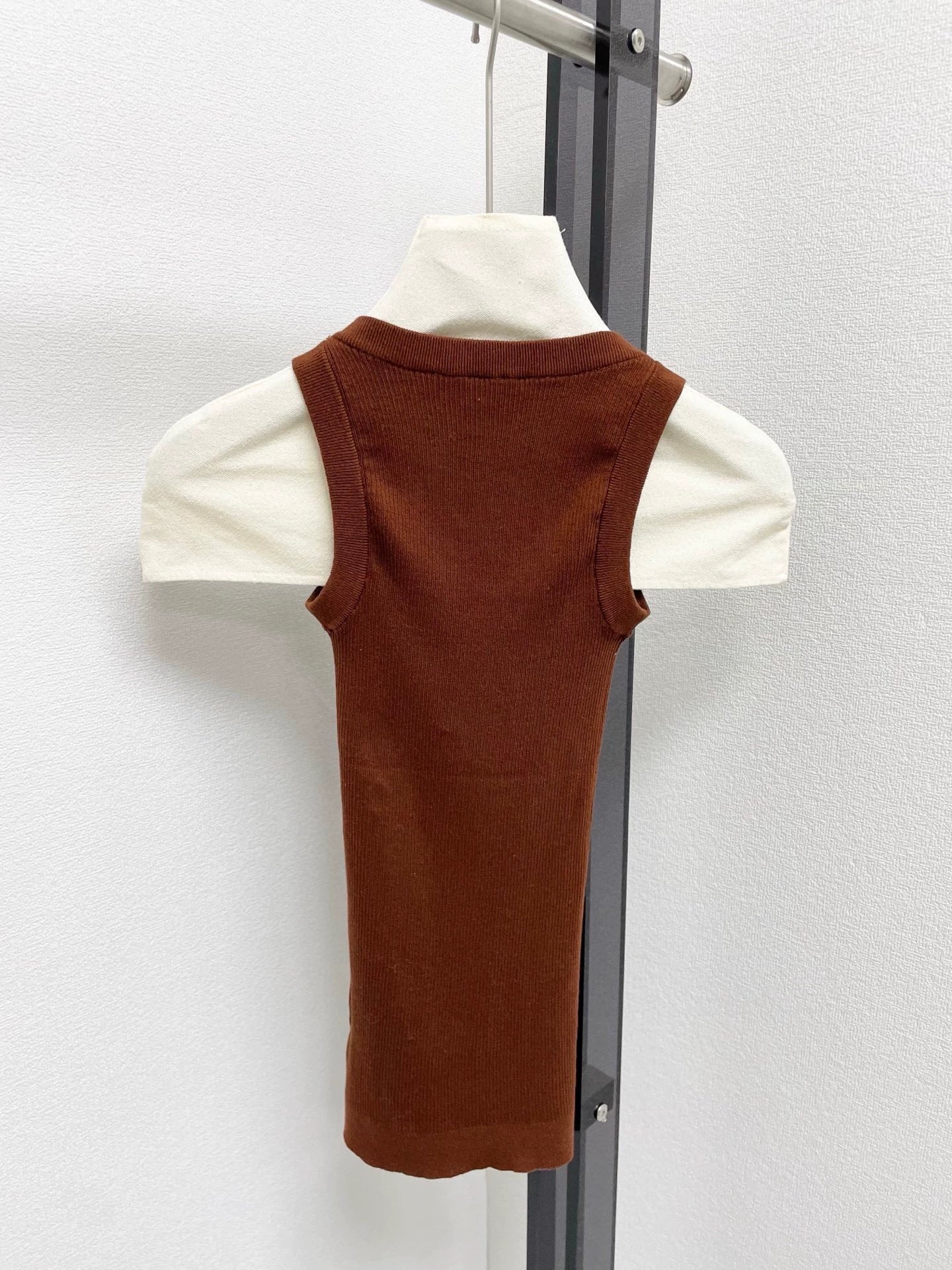 25fw U-shaped knitted vest