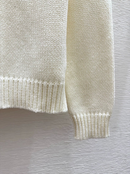 Jacquard round neck knitted long sleeved shirt