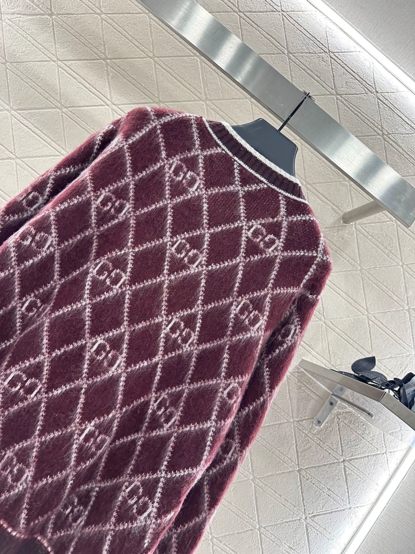 25 Vintage letter diamond grid round neck knitted wool cardigan