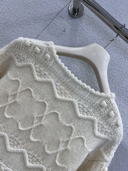 Hook flower round neck sweater