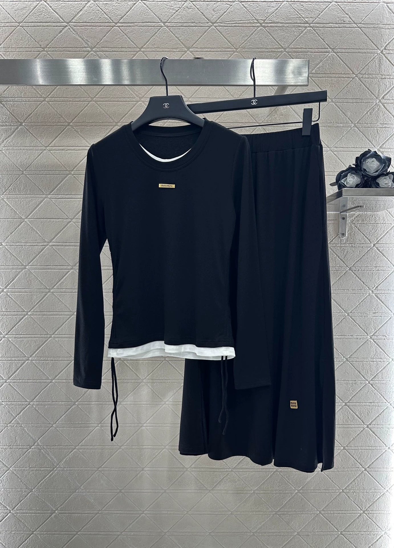 25 Fake two round neck long sleeved+half skirt set