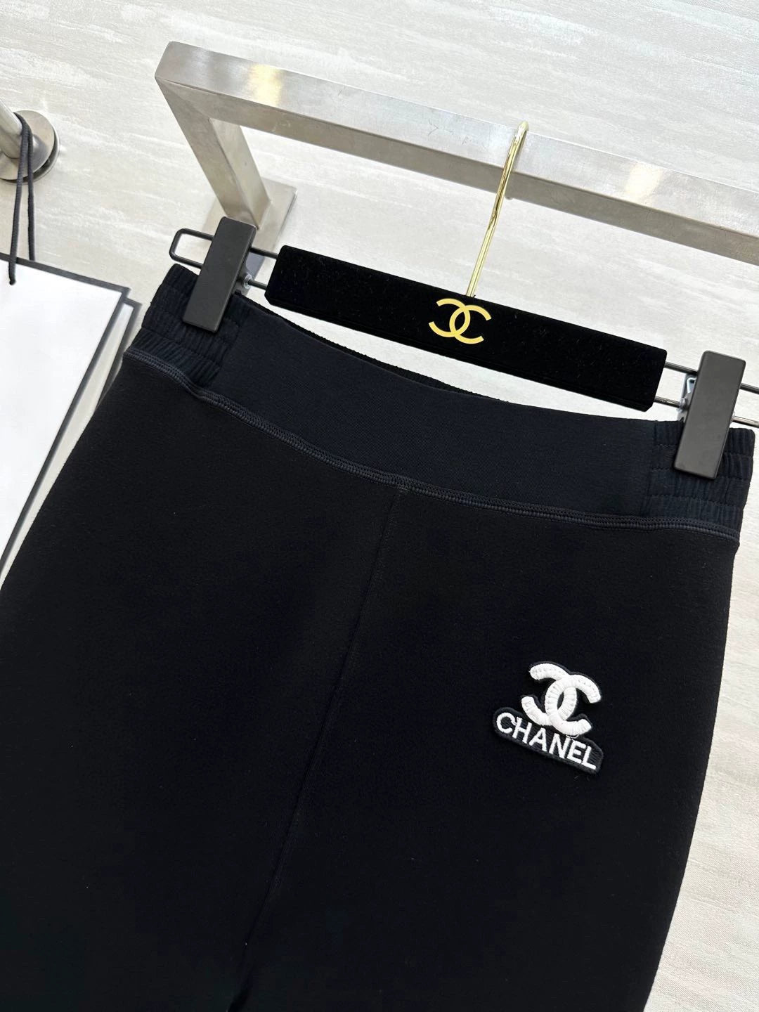 Wool heated one crotch nine quarter pants