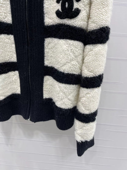 Tengge striped stand up collar cardigan