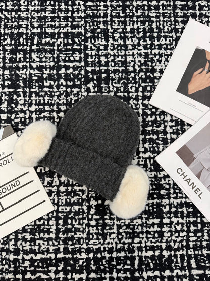 Earbag connected wool hat