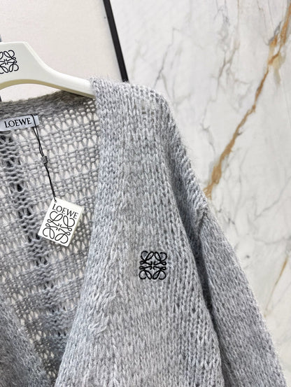 25 Embroidered decorative V-neck knitted silhouette cardigan