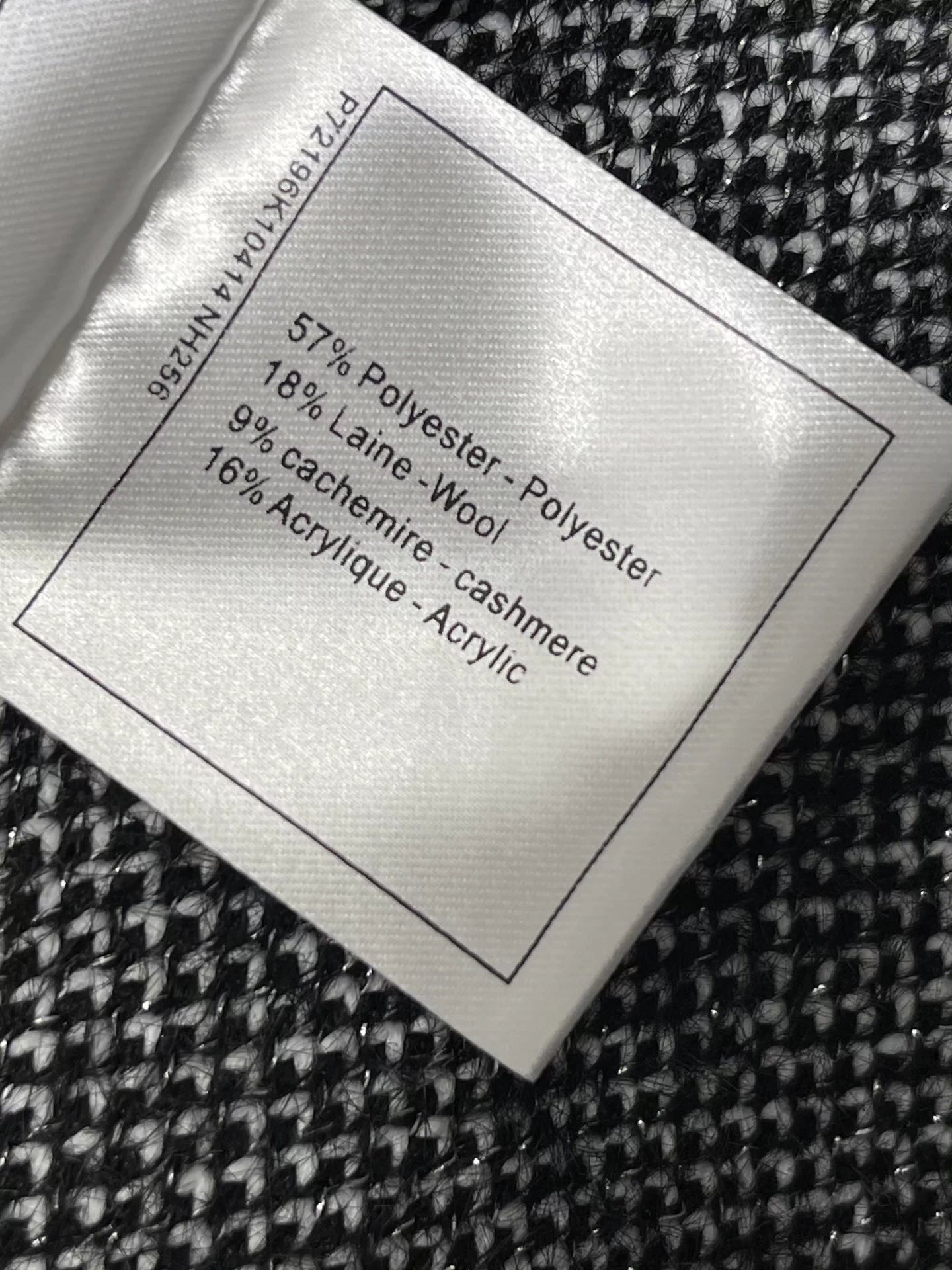 Round neck chain knitted cardigan