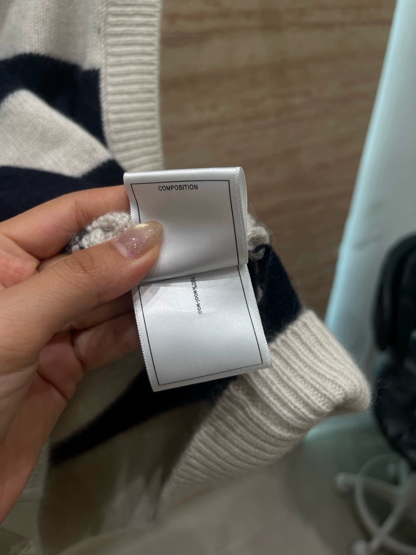 25fw Striped V-neck sweater vest(vintage series)