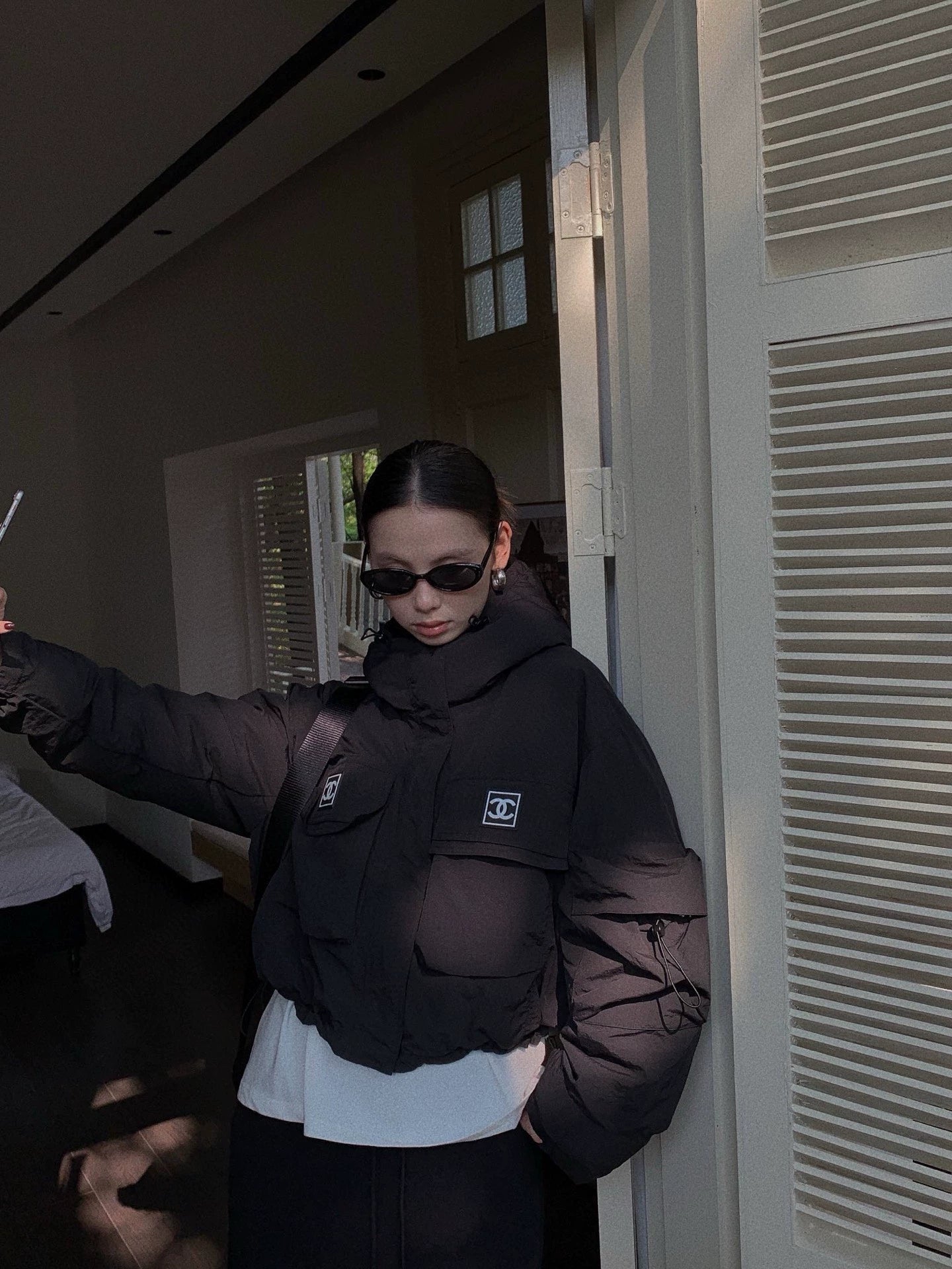 Hooded drawstring down jacket