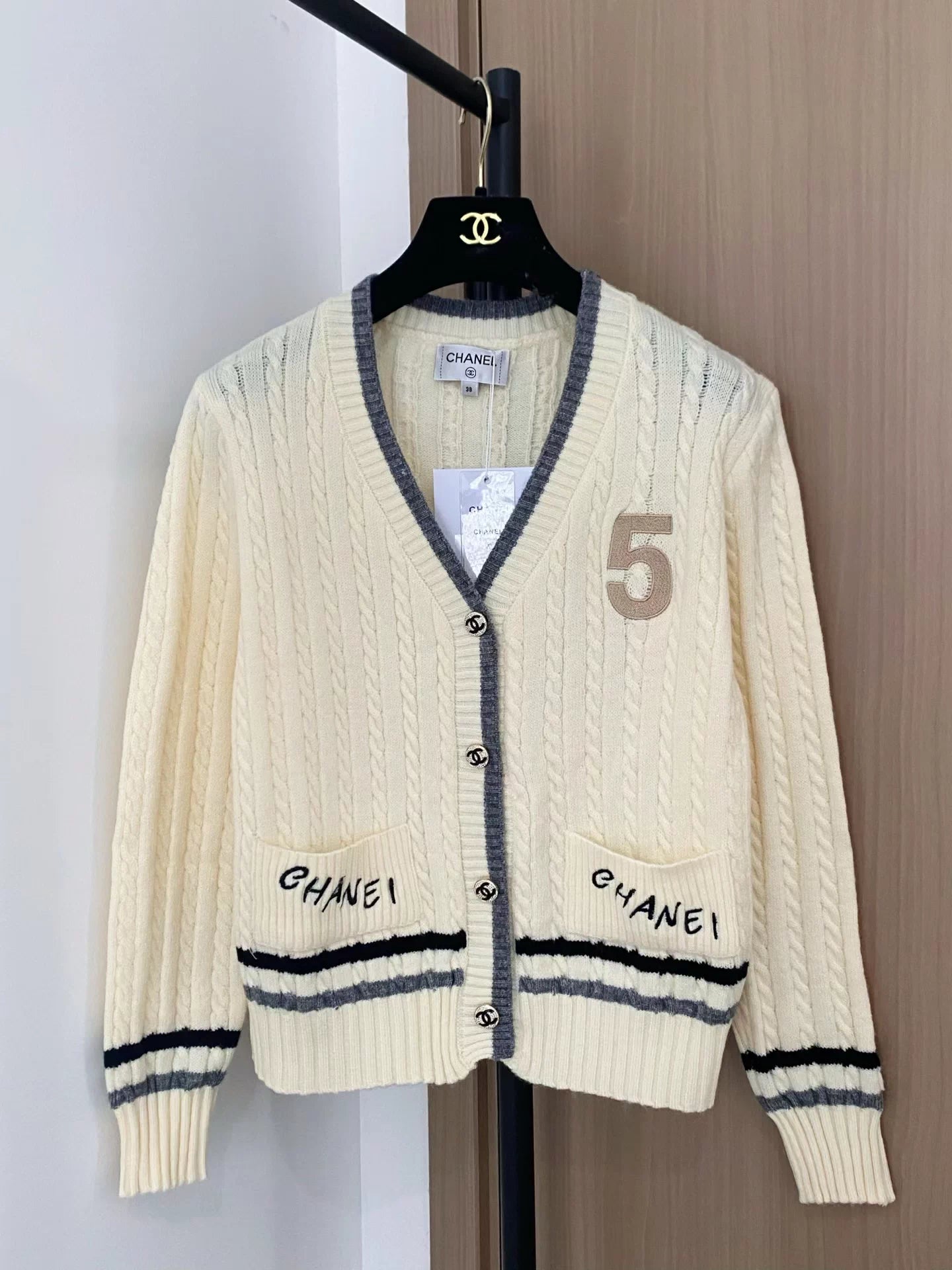 25fw Embroidered letter knitted cardigan