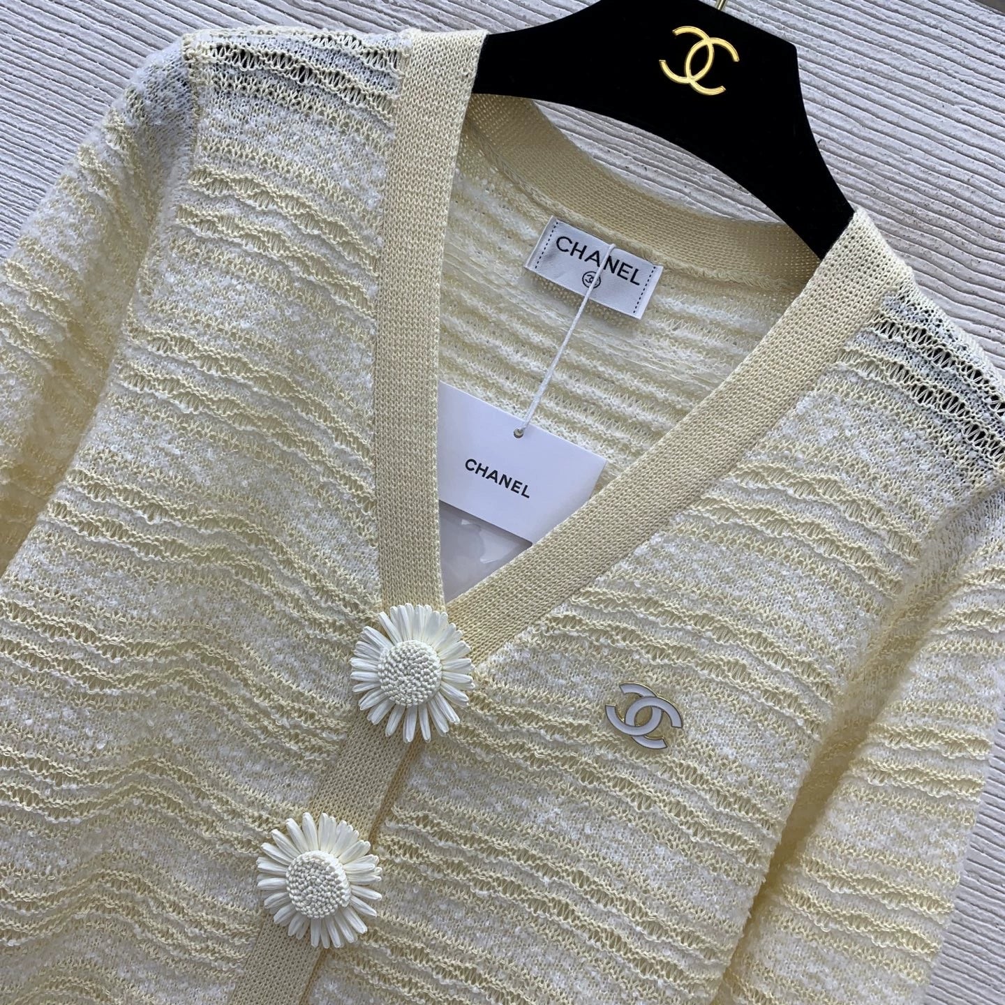 V-neck long sleeved knitted striped cardigan