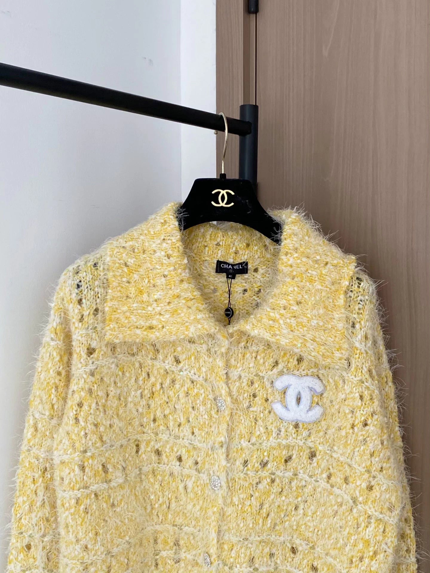 Logo hollowed out lapel cardigan