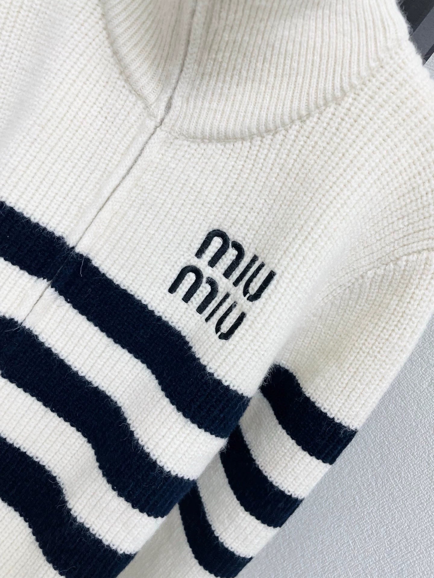 Striped stand up collar knitted cardigan