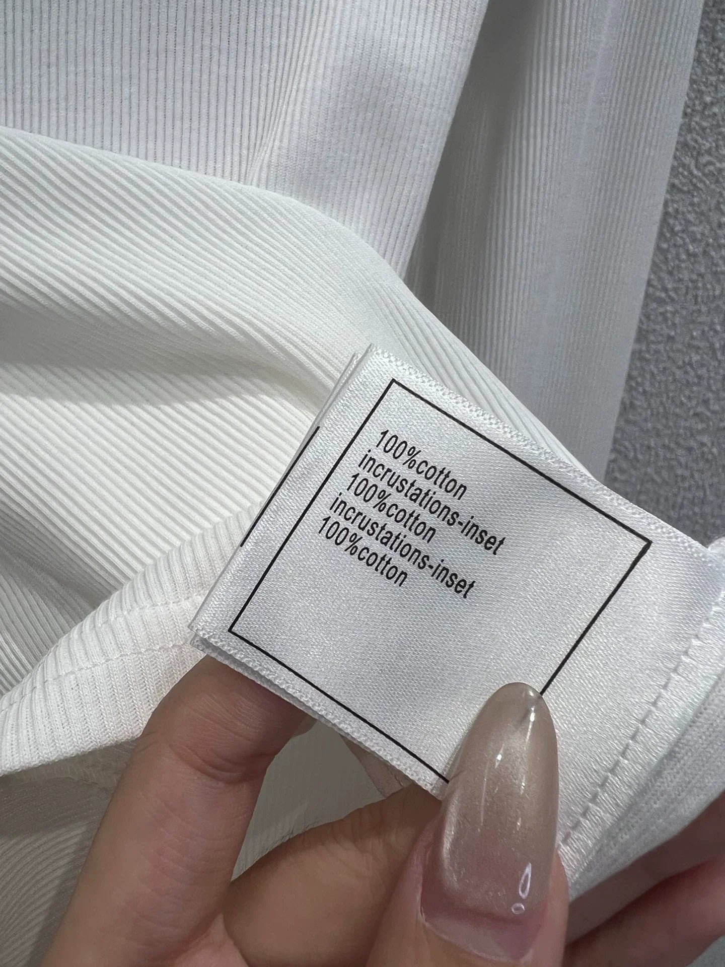 Color-blocked long-sleeved base layer top