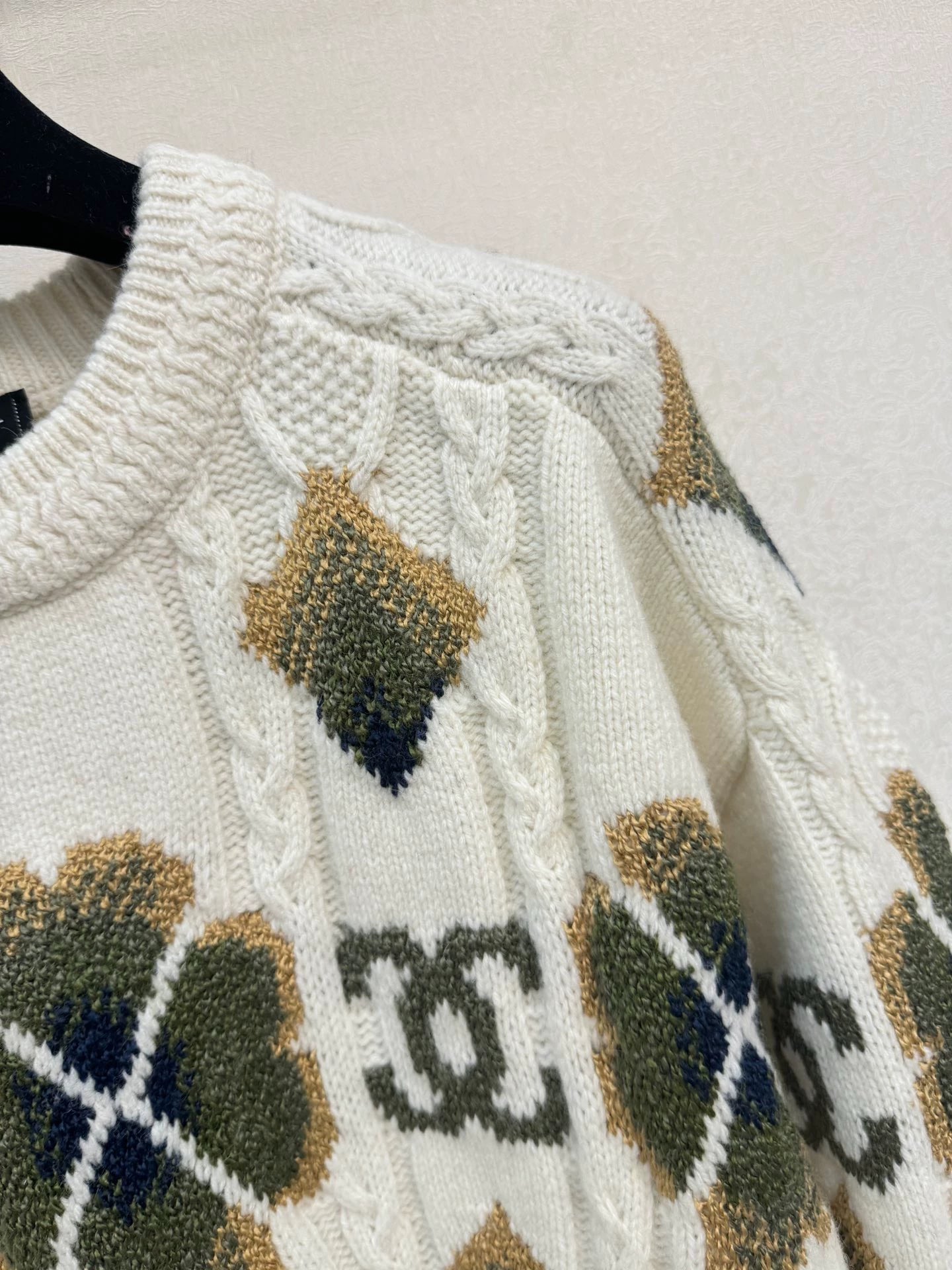 Four leaf clover knitted sweater