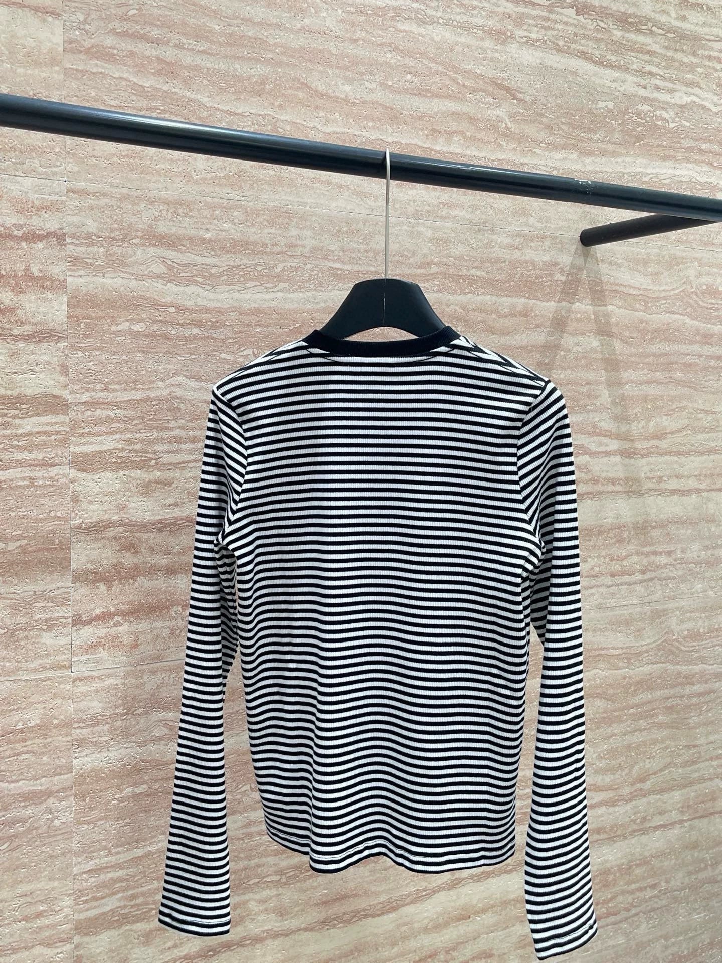 25fw Contrast striped long sleeved knitted sweater (vintage series)