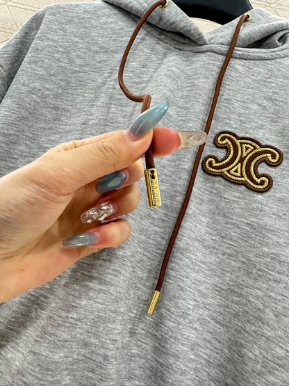 new Hooded Logo Sweatshirt and Pants Set