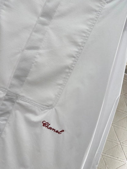 Stand up collar solid color silhouette shirt