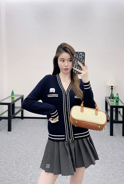 25fw V-neck striped knitted cardigan