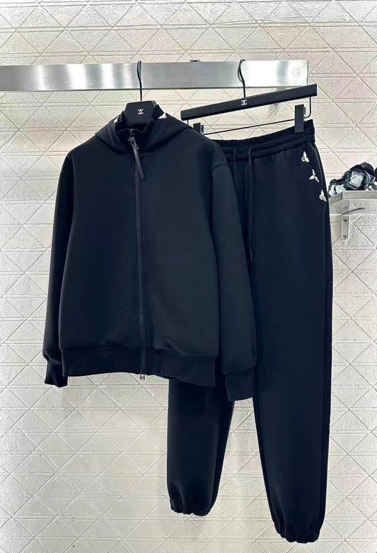 Hooded metal logo set