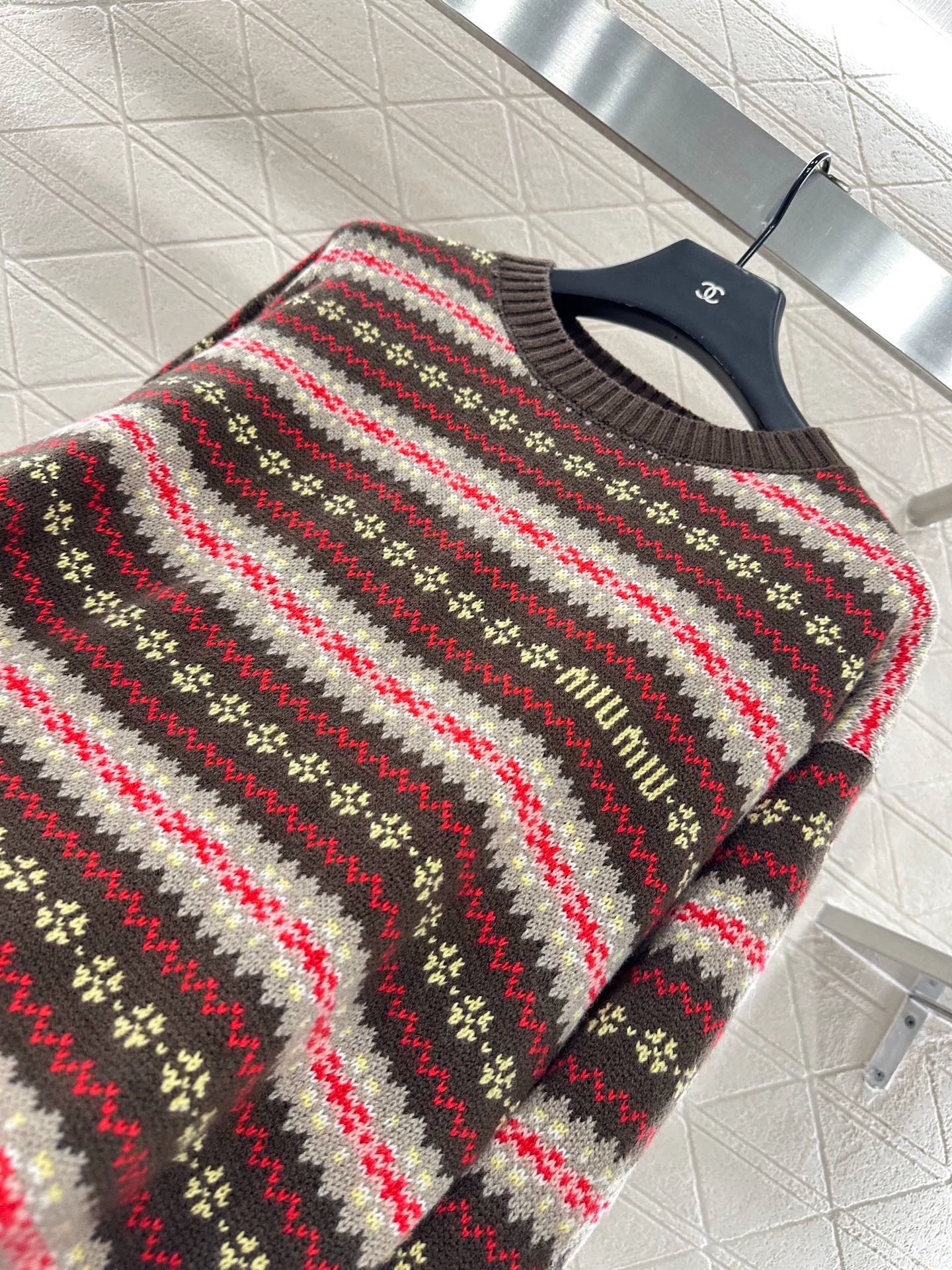 25fw Striped snowflake sweater